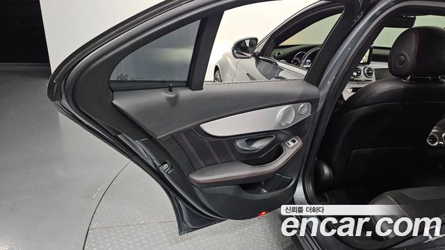 Mercedes-Benz C-Class 2017 — photo 15