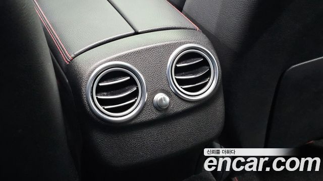 Mercedes-Benz C-Class 2017 — photo 31