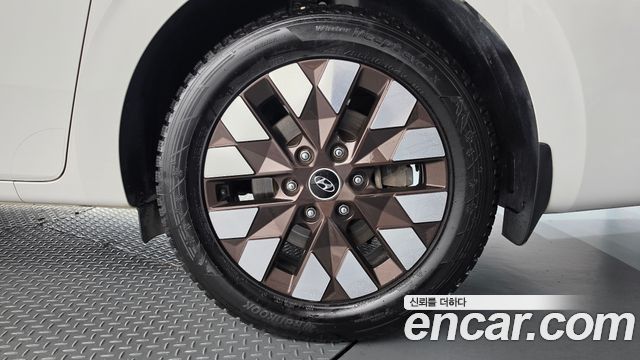 Hyundai Staria 2022 — photo 5