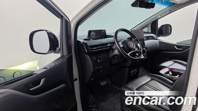 Hyundai Staria 2022 — photo 13