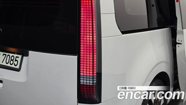 Hyundai Staria 2022 — photo 9