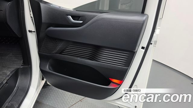 Hyundai Staria 2022 — photo 14