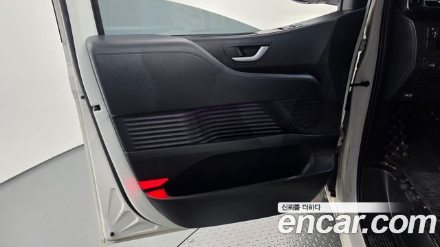 Hyundai Staria 2022 — photo 15