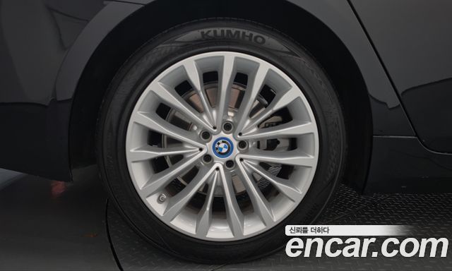 BMW 5-Series 2022 — photo 5