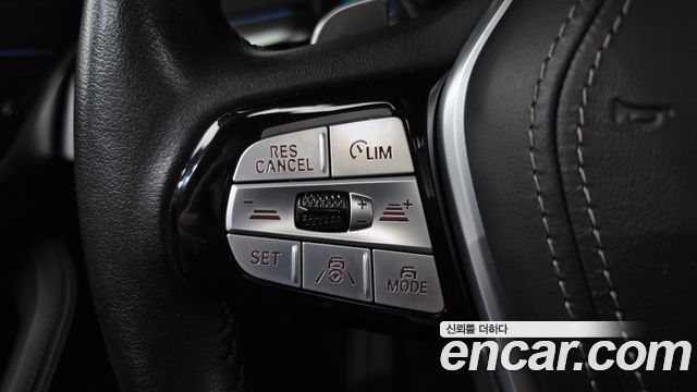 BMW 5-Series 2022 — photo 21