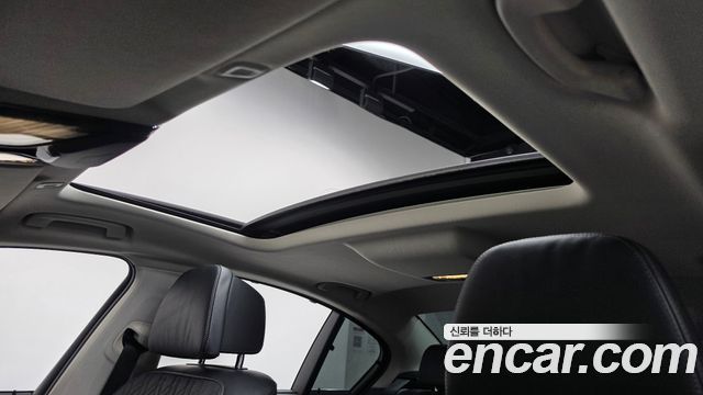 BMW 5-Series 2022 — photo 22