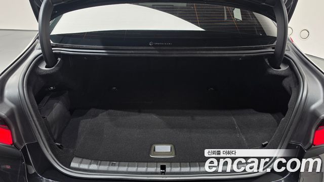 BMW 5-Series 2022 — photo 24