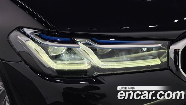 BMW 5-Series 2022 — photo 8