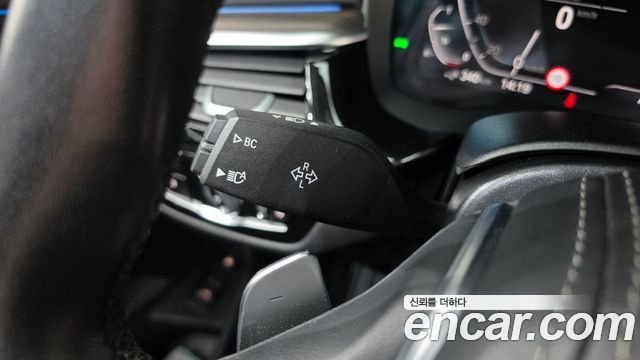BMW 5-Series 2022 — photo 29