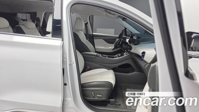 Hyundai Santafe 2022 — photo 11
