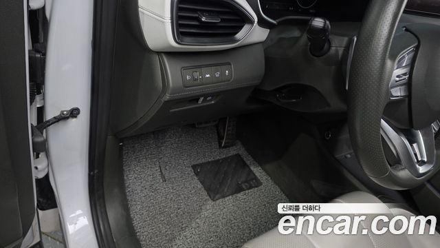 Hyundai Santafe 2022 — photo 17