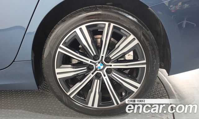 BMW 3-Series 2025 — photo 7
