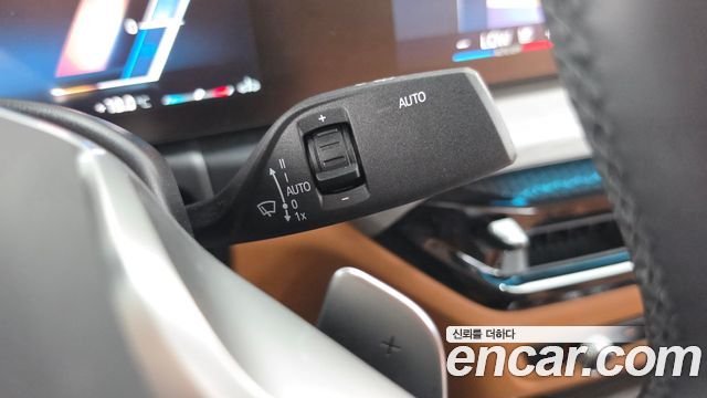 BMW 3-Series 2025 — photo 29