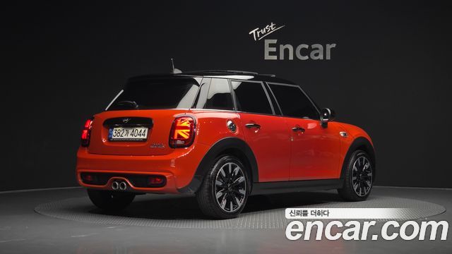 Mini Cooper 2021 — photo 2