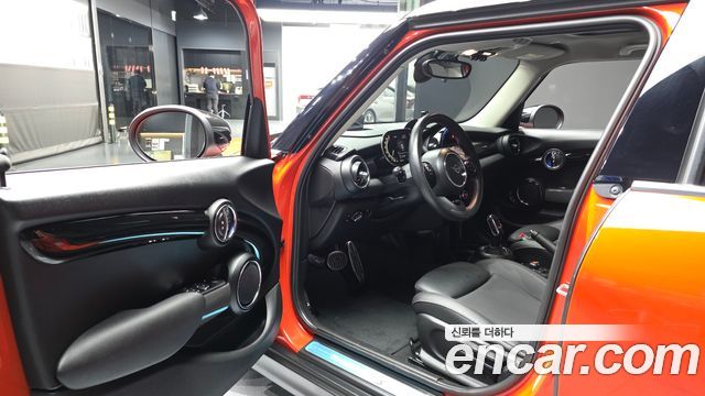 Mini Cooper 2021 — photo 13