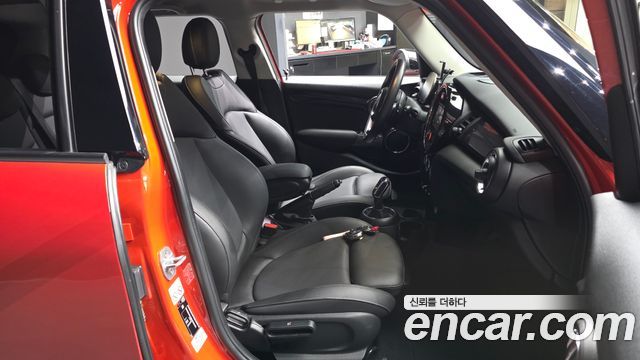 Mini Cooper 2021 — photo 17