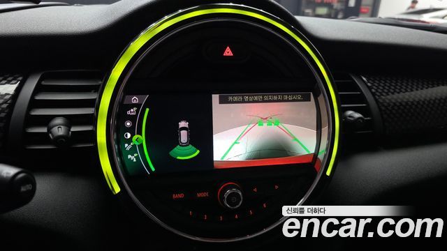 Mini Cooper 2021 — photo 22