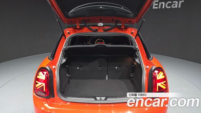 Mini Cooper 2021 — photo 26