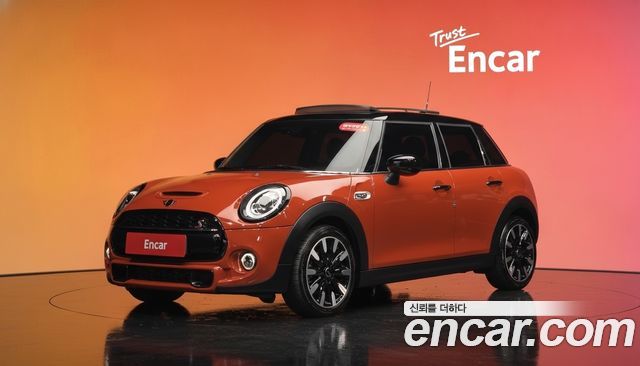 Mini Cooper 2021 — photo 1