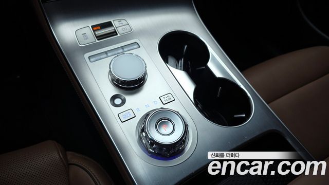 Genesis GV70 2025 — photo 12