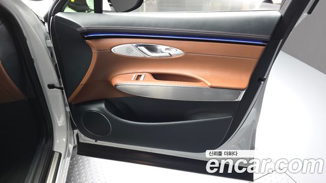 Genesis GV70 2025 — photo 14