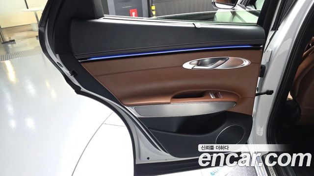 Genesis GV70 2025 — photo 15