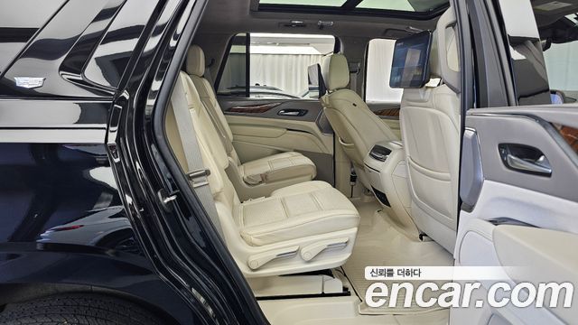 Cadillac Escalade 2022 — photo 17