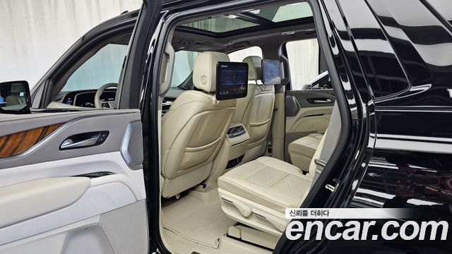 Cadillac Escalade 2022 — photo 18