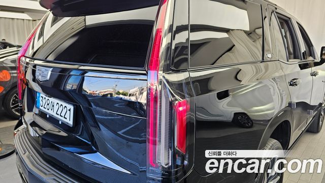 Cadillac Escalade 2022 — photo 9