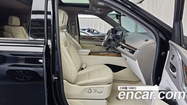 Cadillac Escalade 2022 — photo 16