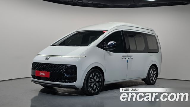 Hyundai Staria 2023 — photo 1