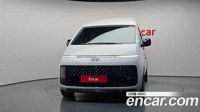 Hyundai Staria 2023 — photo 3
