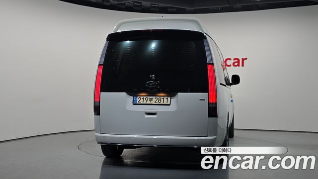 Hyundai Staria 2023 — photo 4