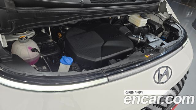 Hyundai Staria 2023 — photo 6