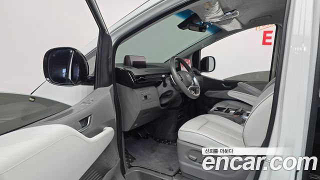 Hyundai Staria 2023 — photo 13