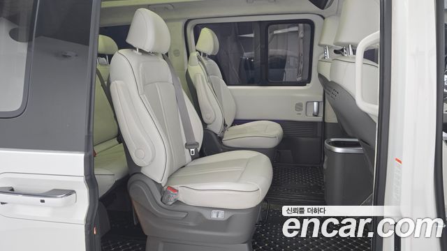 Hyundai Staria 2023 — photo 17