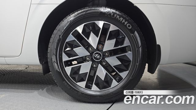 Hyundai Staria 2023 — photo 7
