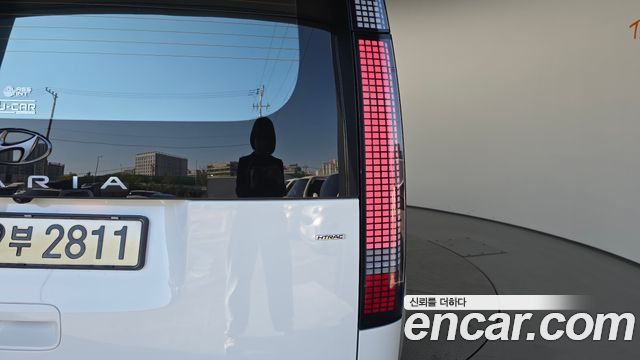 Hyundai Staria 2023 — photo 9