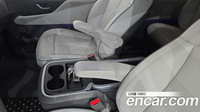 Hyundai Staria 2023 — photo 28