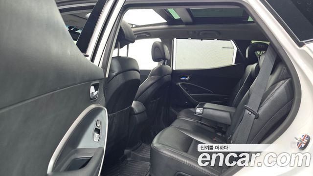 Hyundai Santafe 2017 — photo 18