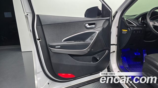 Hyundai Santafe 2017 — photo 14