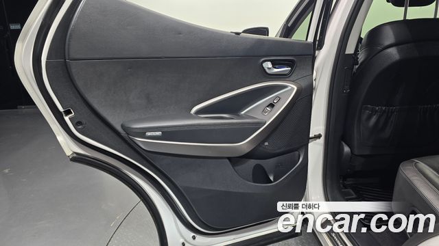 Hyundai Santafe 2017 — photo 15