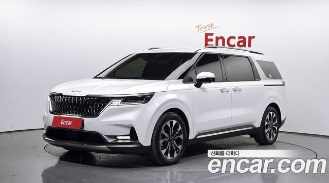 Kia Canival 2023 — photo 1