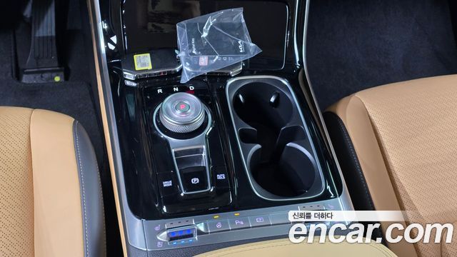 Kia Canival 2023 — photo 9