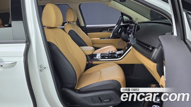 Kia Canival 2023 — photo 11