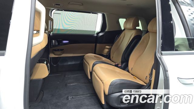 Kia Canival 2023 — photo 12