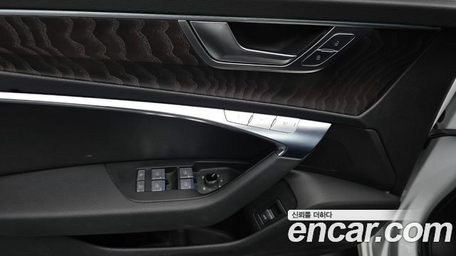 Audi A6 2021 — photo 24