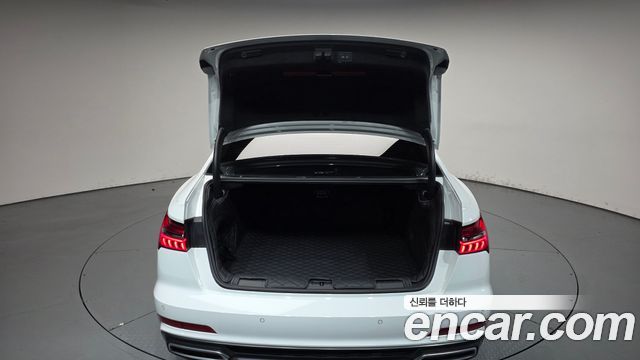 Audi A6 2021 — photo 26
