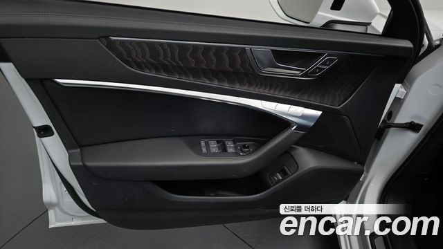 Audi A6 2021 — photo 14