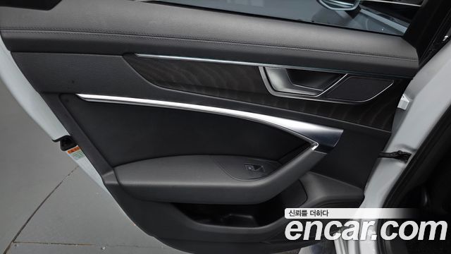 Audi A6 2021 — photo 15